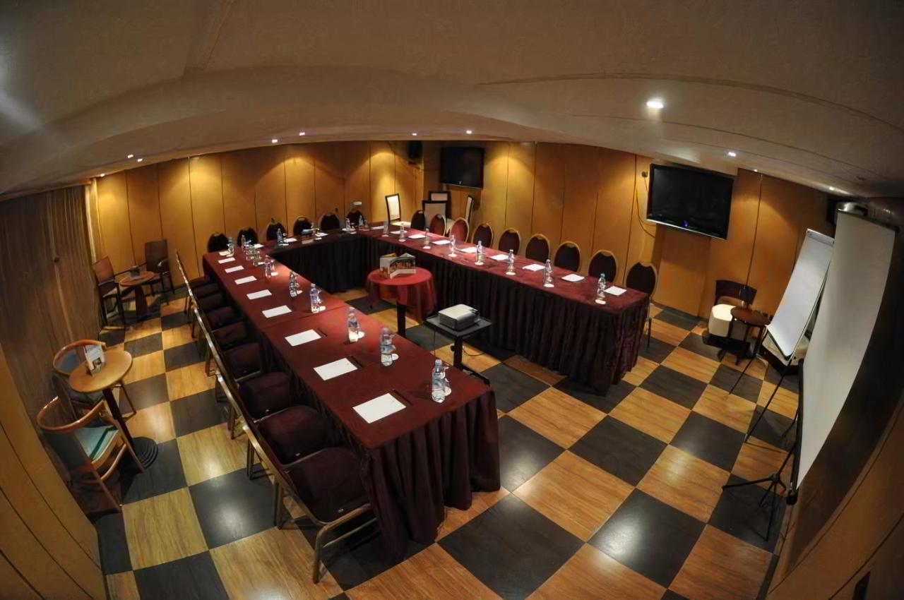 קזבלנקה Oum Palace Hotel & Spa מראה חיצוני תמונה